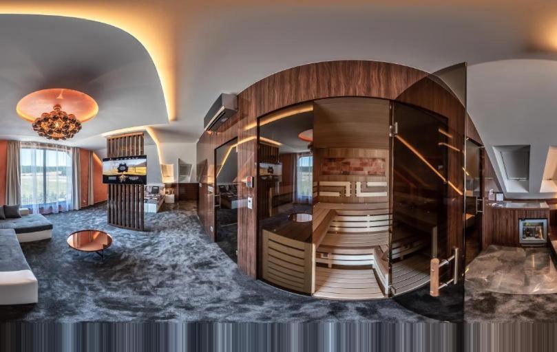 Aroma Gold Hotel Dolní Bousov Kültér fotó